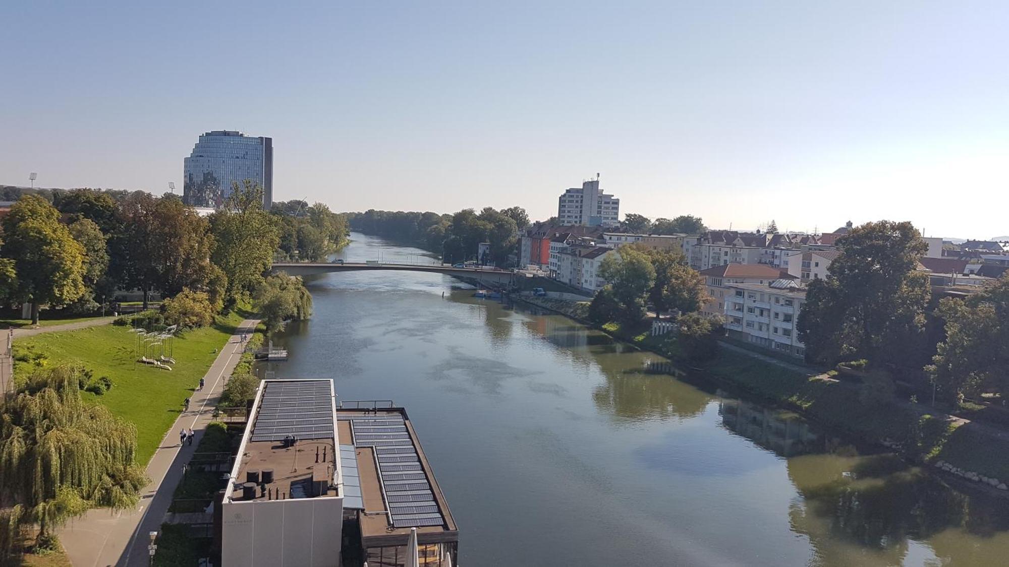 Apartment 100m Zum Ulmer Muenster: 57m² An Der Blau Ulm